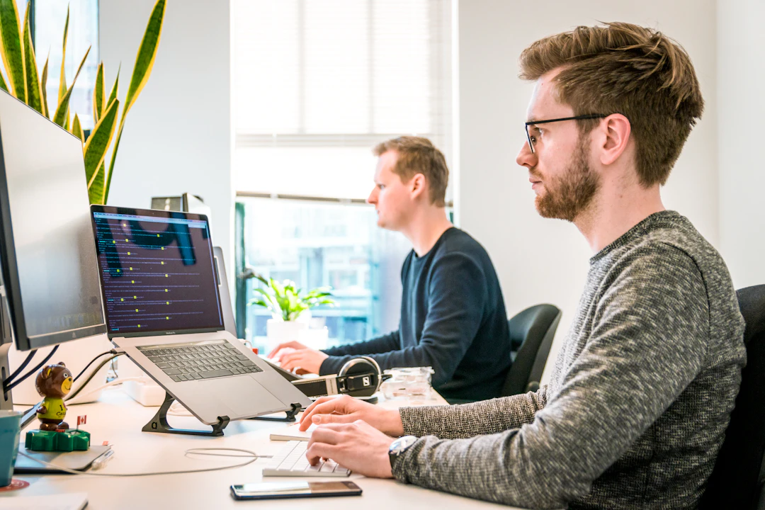 Support team at work behind their screens